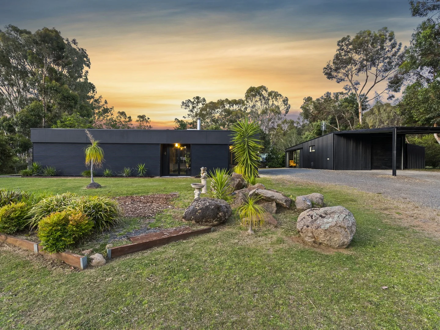 4 Pinewood Lane, Tocumwal NSW 2714