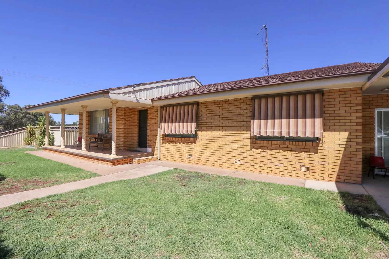 12 Creswell Street, West Wyalong NSW 2671