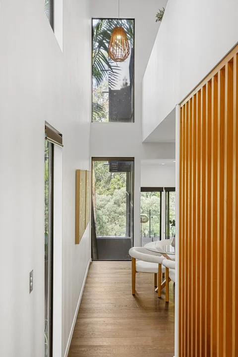 10 Ironside St, St Lucia QLD 4067