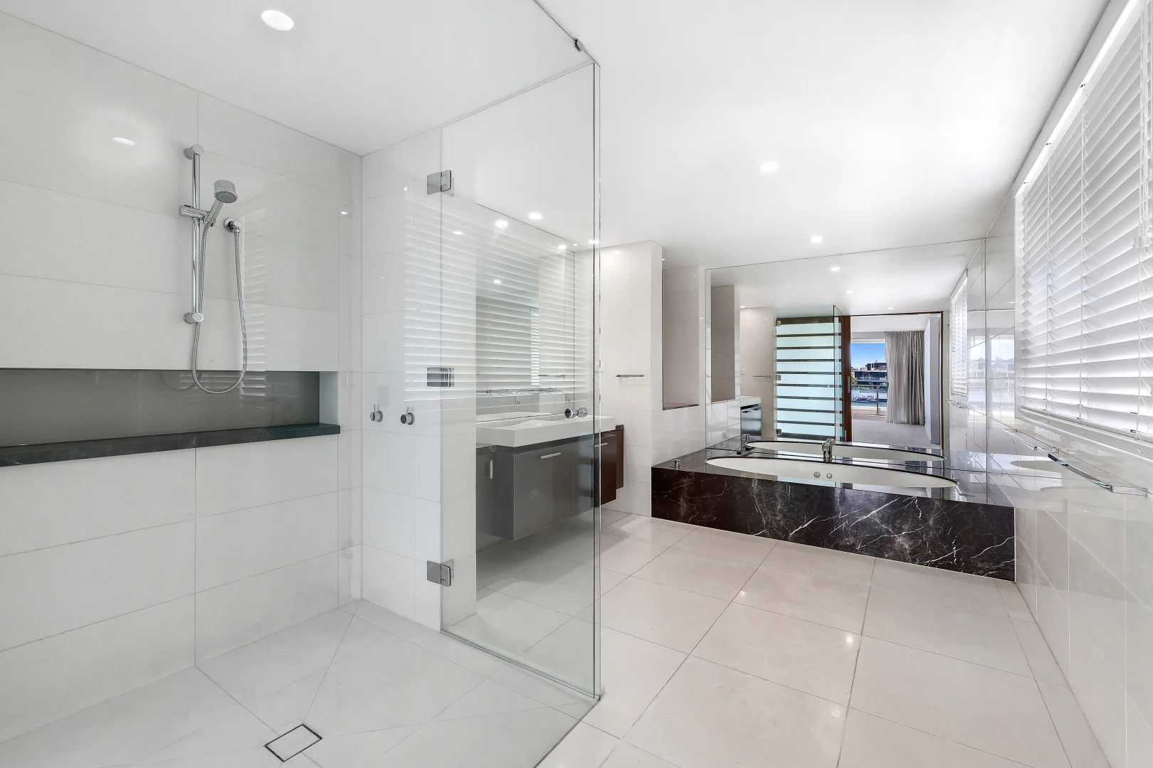 Additional image 17 of 70 Admiralty Drive, Paradise Waters QLD 4217