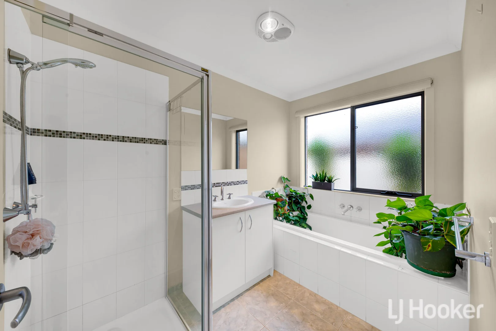 Additional image 8 of 32 Scarborough Crescent, Harkness VIC 3337