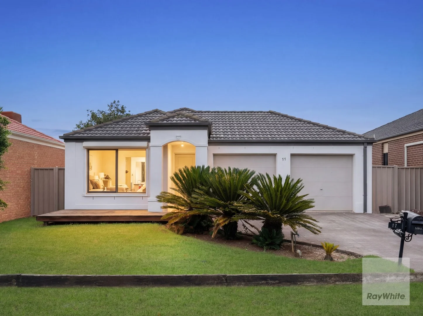 11 Verdon Avenue, Caroline Springs VIC 3023