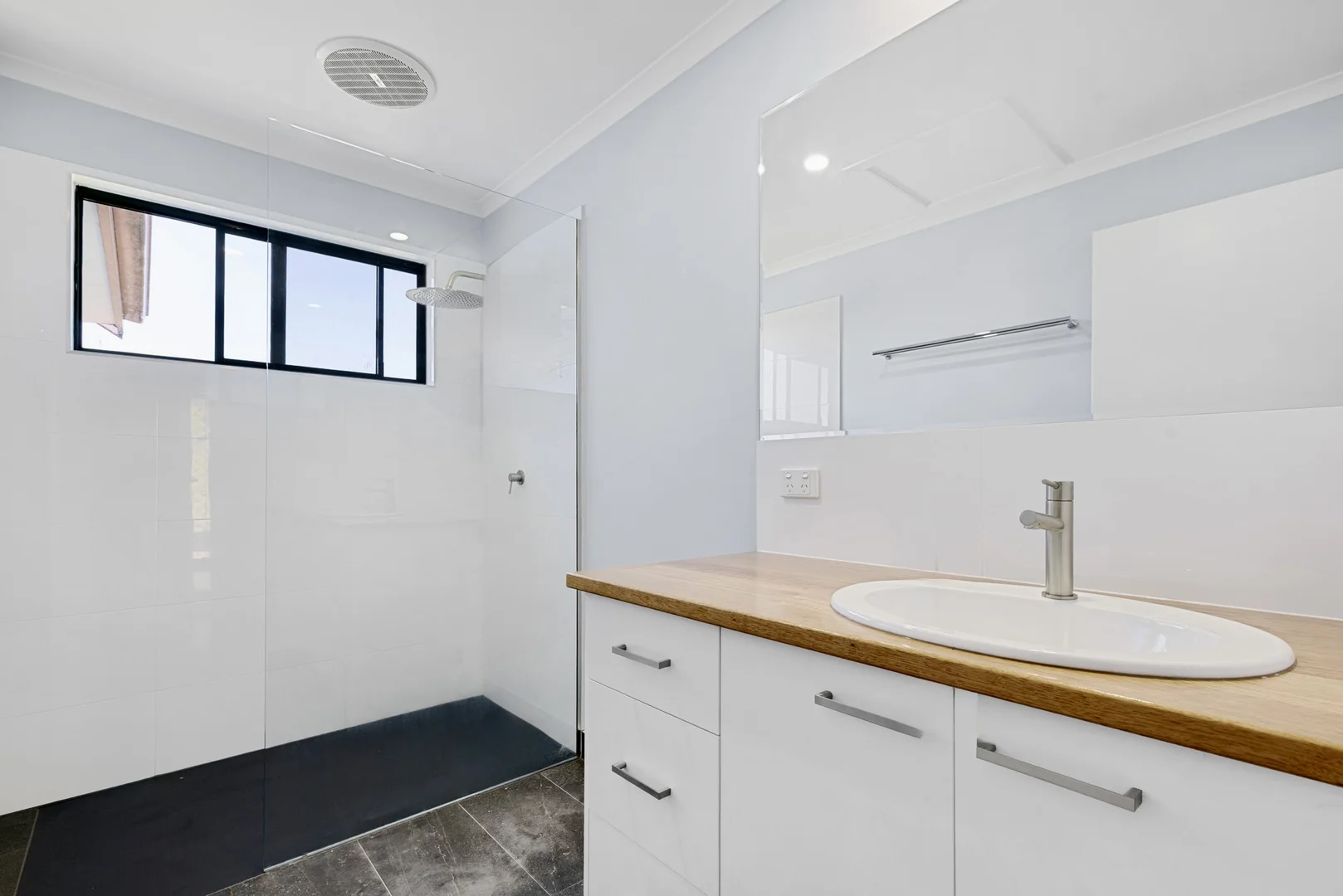 Additional image 13 of 19 Outlook Avenue, Lakes Entrance VIC 3909