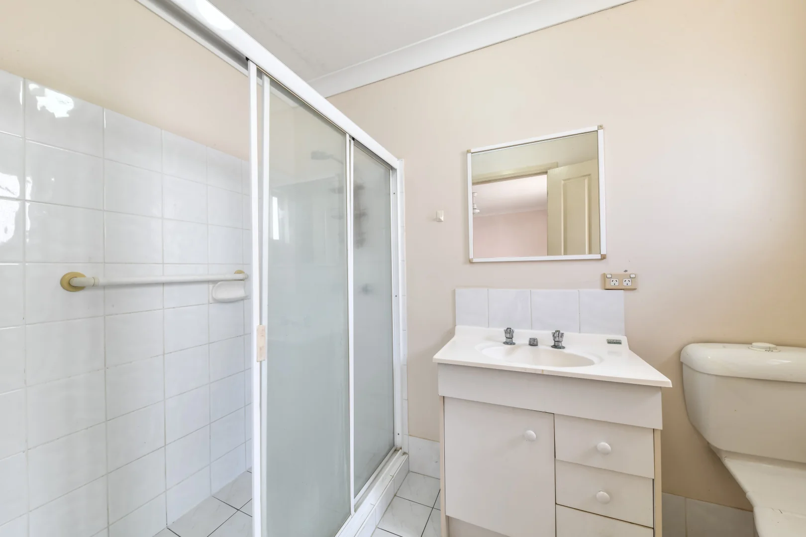 Additional image 11 of 2/23 Marine Parade, Laguna Quays QLD 4800