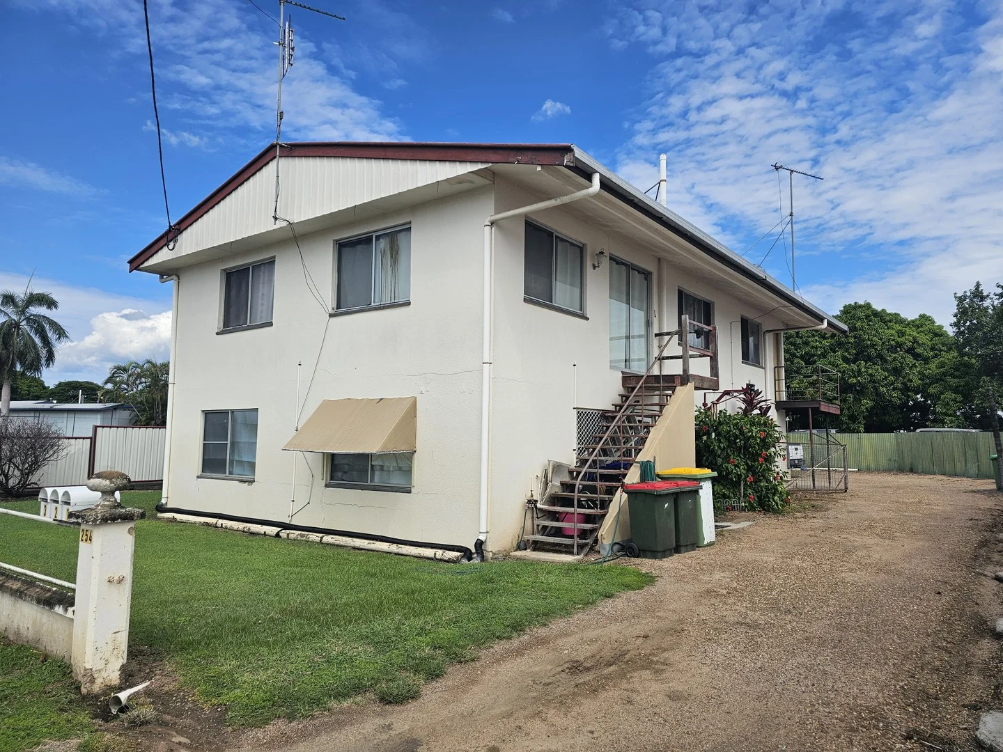 1-3/254 Queen Street, Ayr QLD 4807