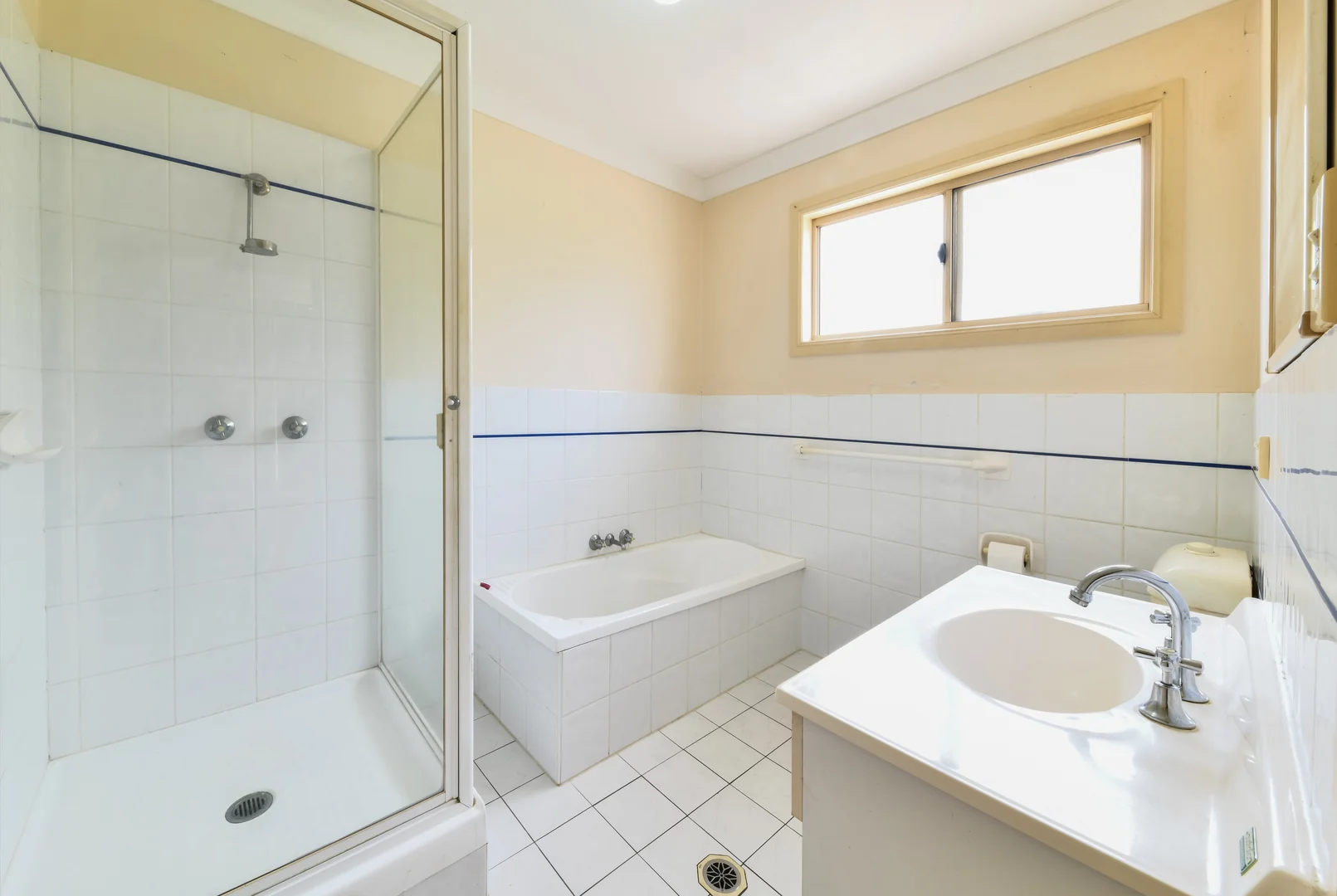 Additional image 8 of 2/23 Marine Parade, Laguna Quays QLD 4800