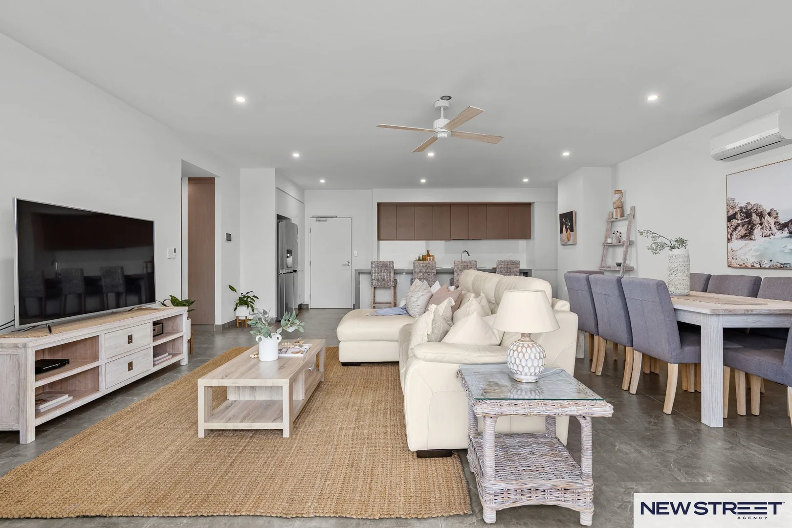Additional image 17 of 403/1 Mawson Close, Caves Beach NSW 2281
