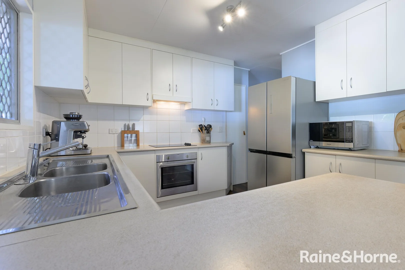 Additional image 8 of 4 Beale Street, West Gladstone QLD 4680