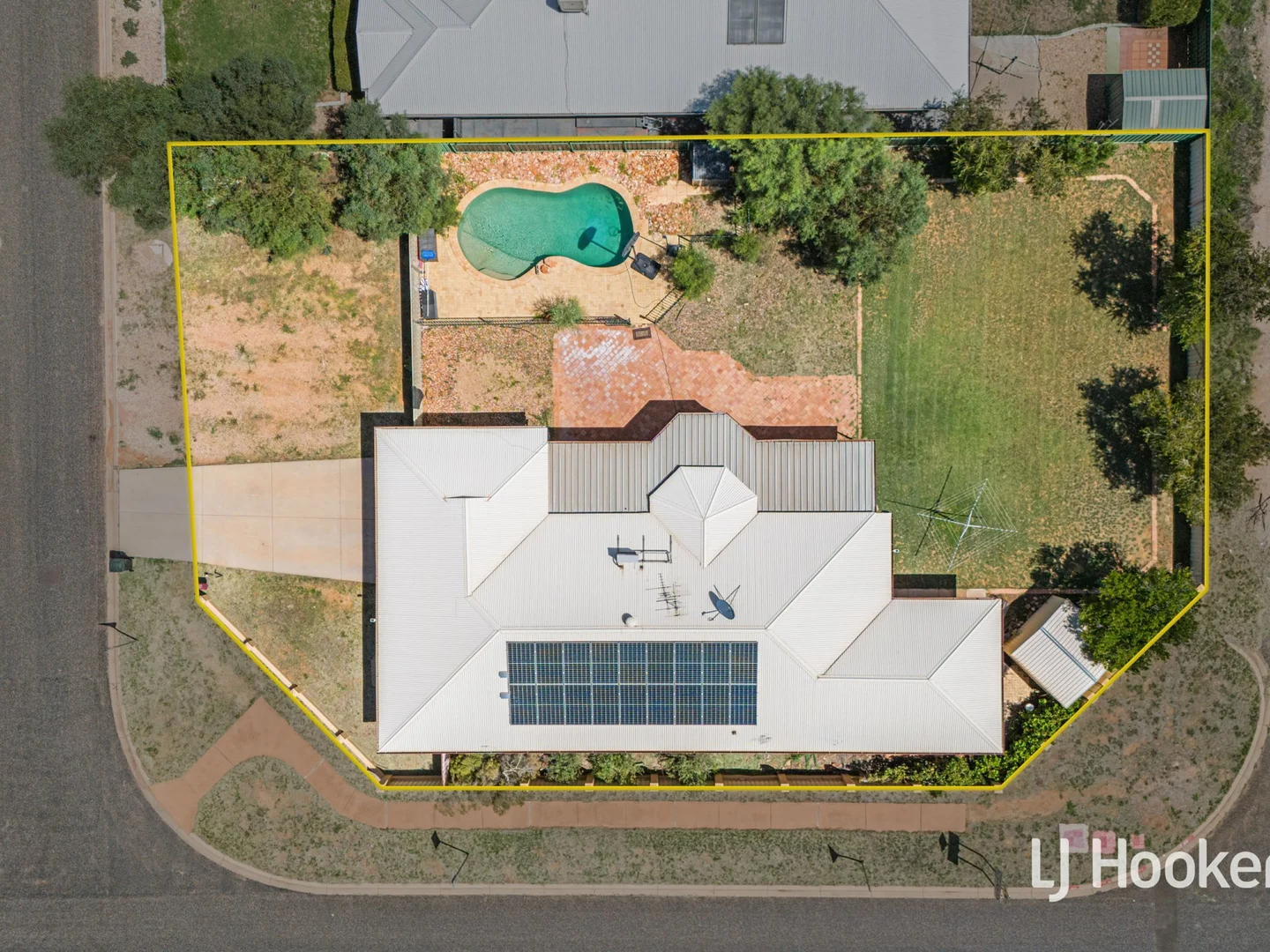 Additional image 18 of 2 Kempeana Crescent, Araluen NT 0870