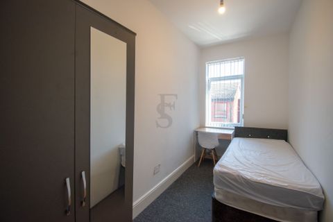 New Park Road, Leicester LE2, Room to rent