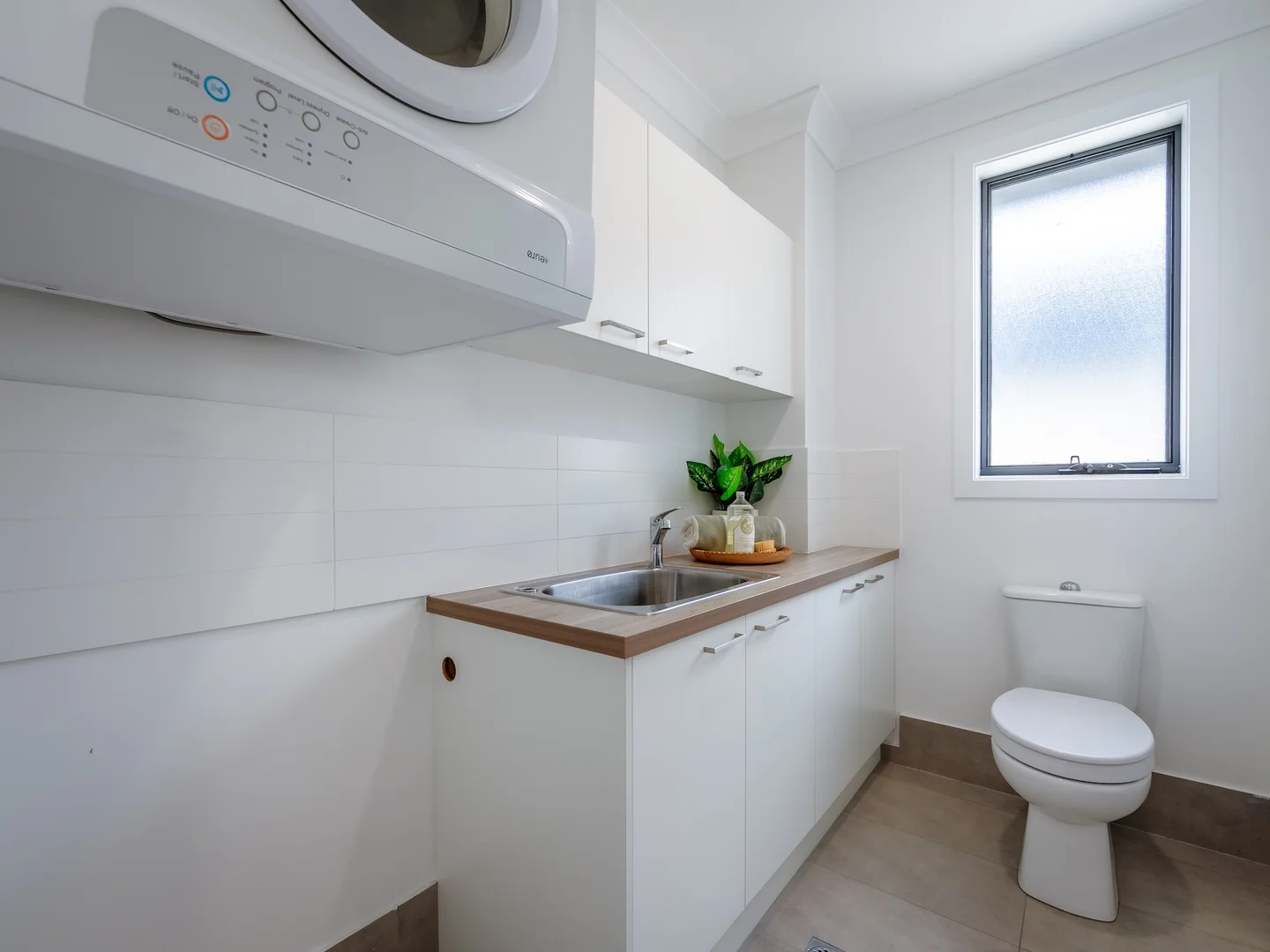 Additional image 24 of 2/111 Pohlman Street, Southport QLD 4215