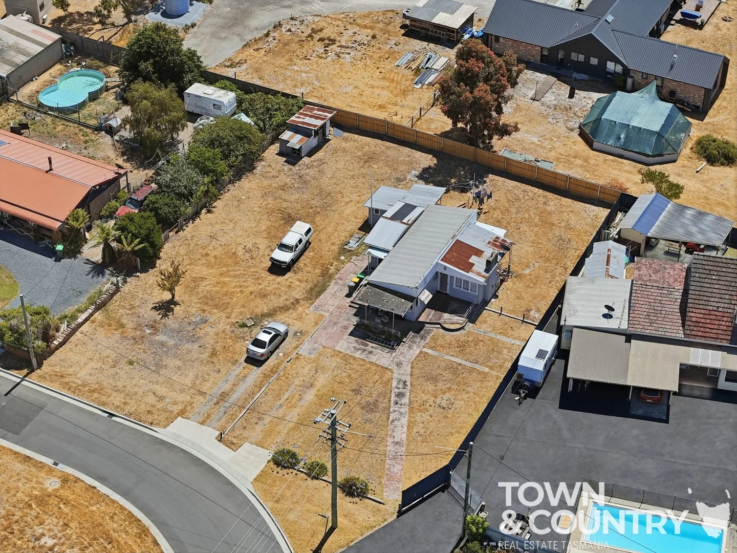 16 Nairana Street, Gravelly Beach TAS 7276