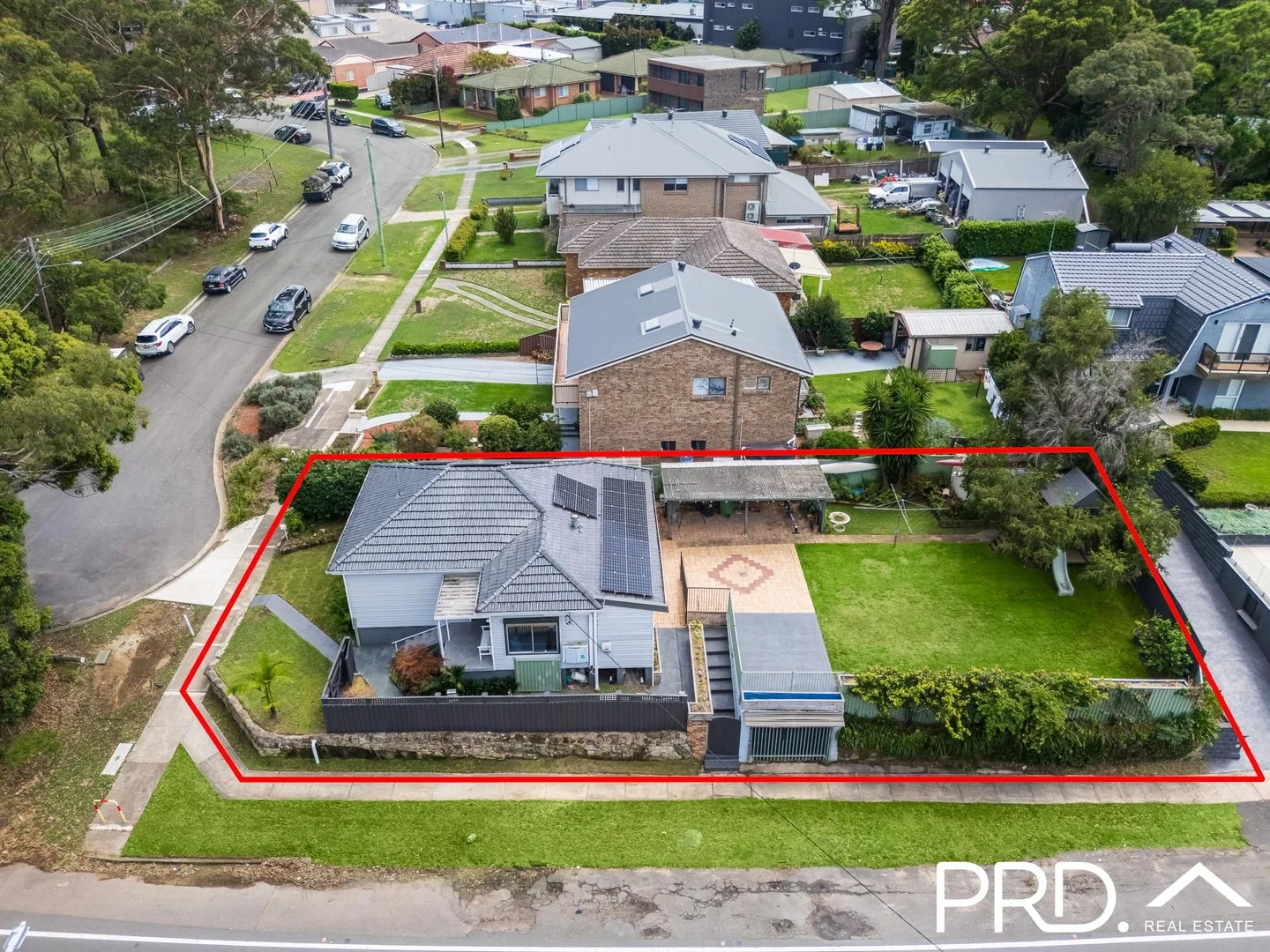 2 Cook Crescent, East Hills NSW 2213