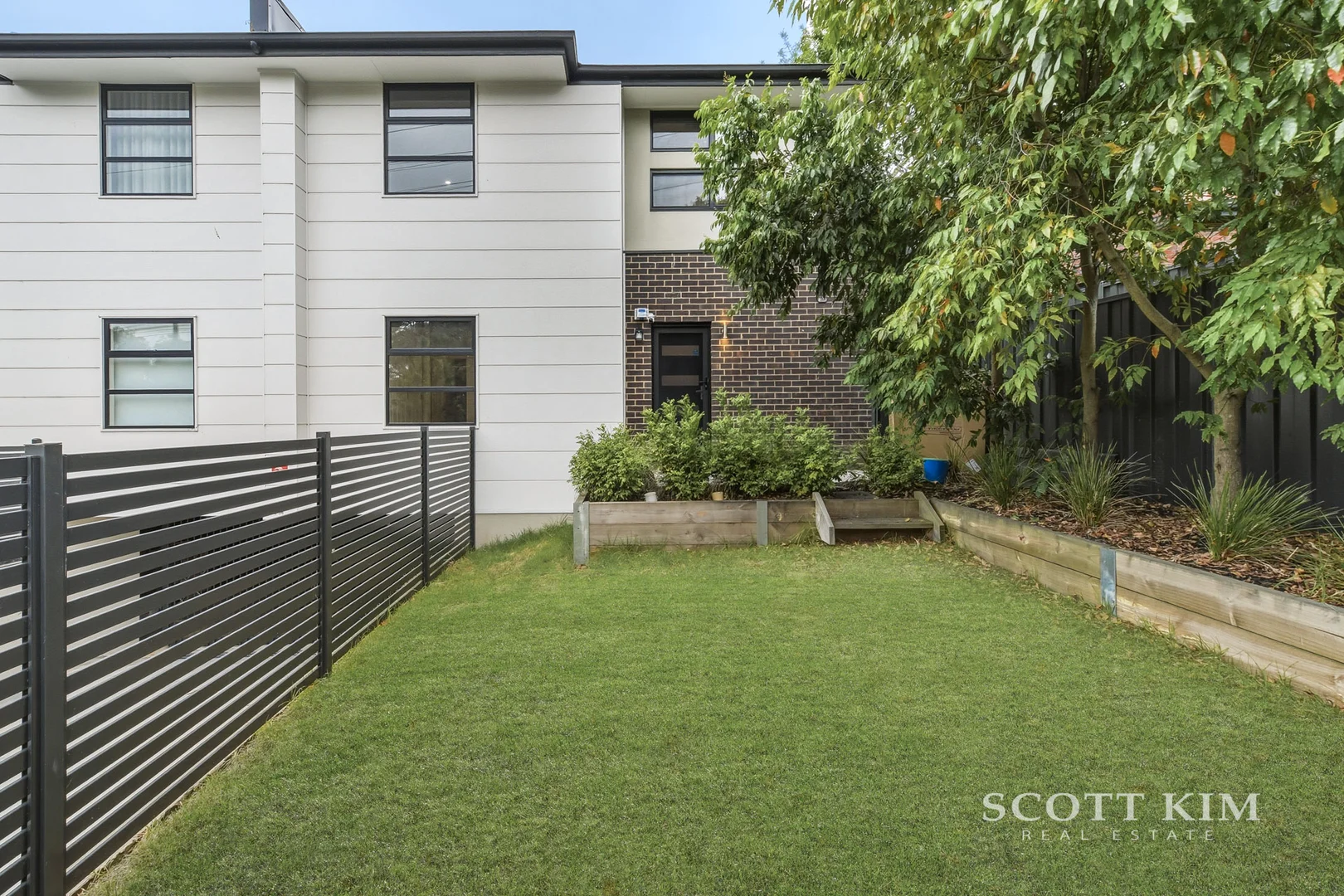 1/106 Warrigal Road, Camberwell VIC 3124