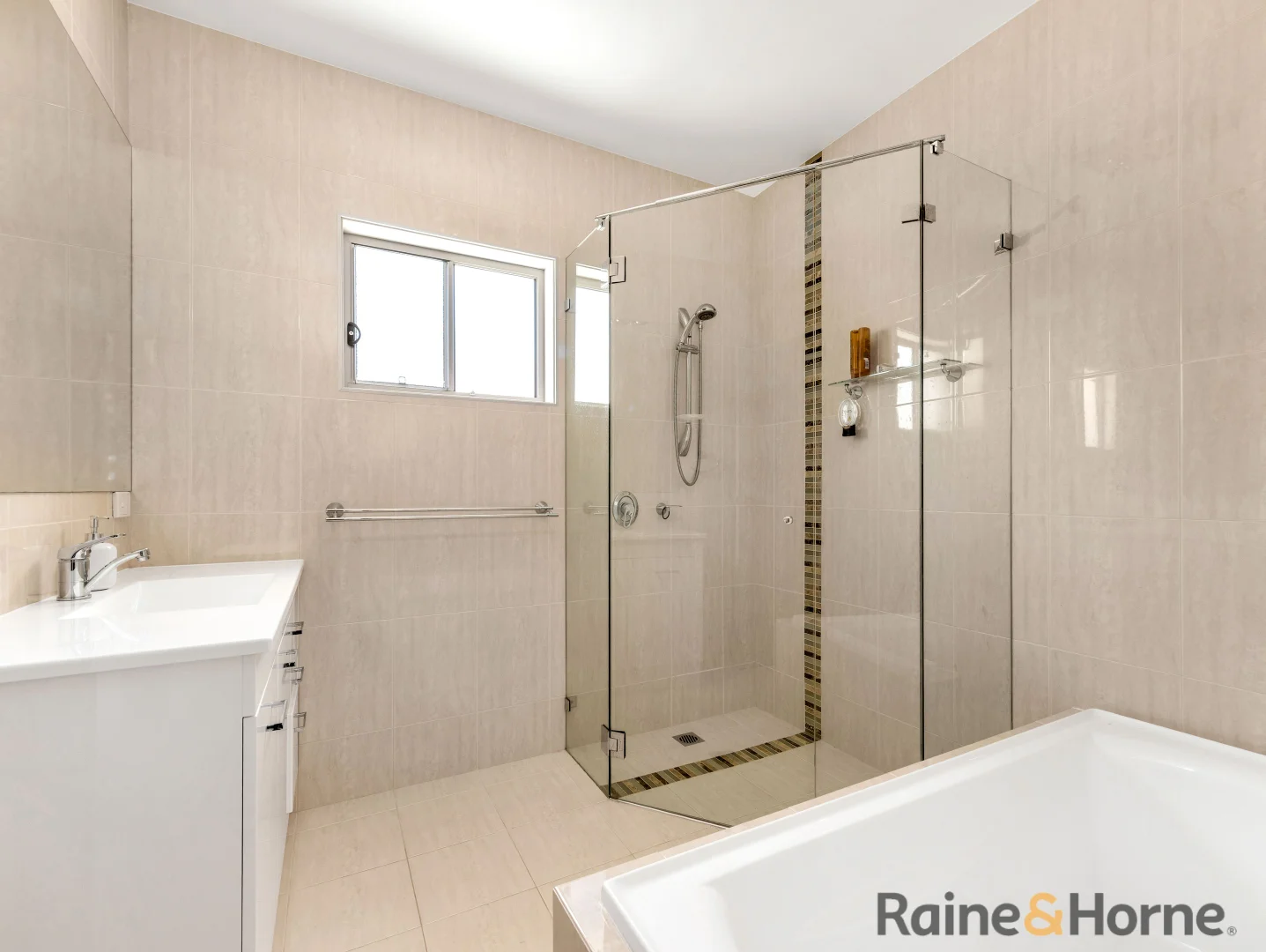 Additional image 34 of 129 Annetts Parade, Mossy Point NSW 2537