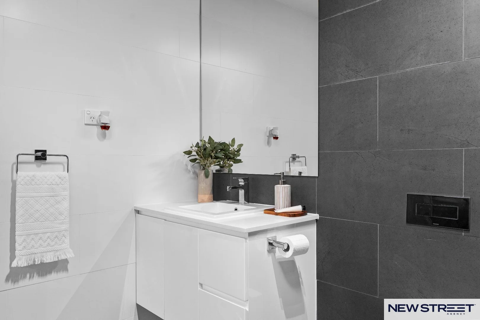 Additional image 25 of 403/1 Mawson Close, Caves Beach NSW 2281