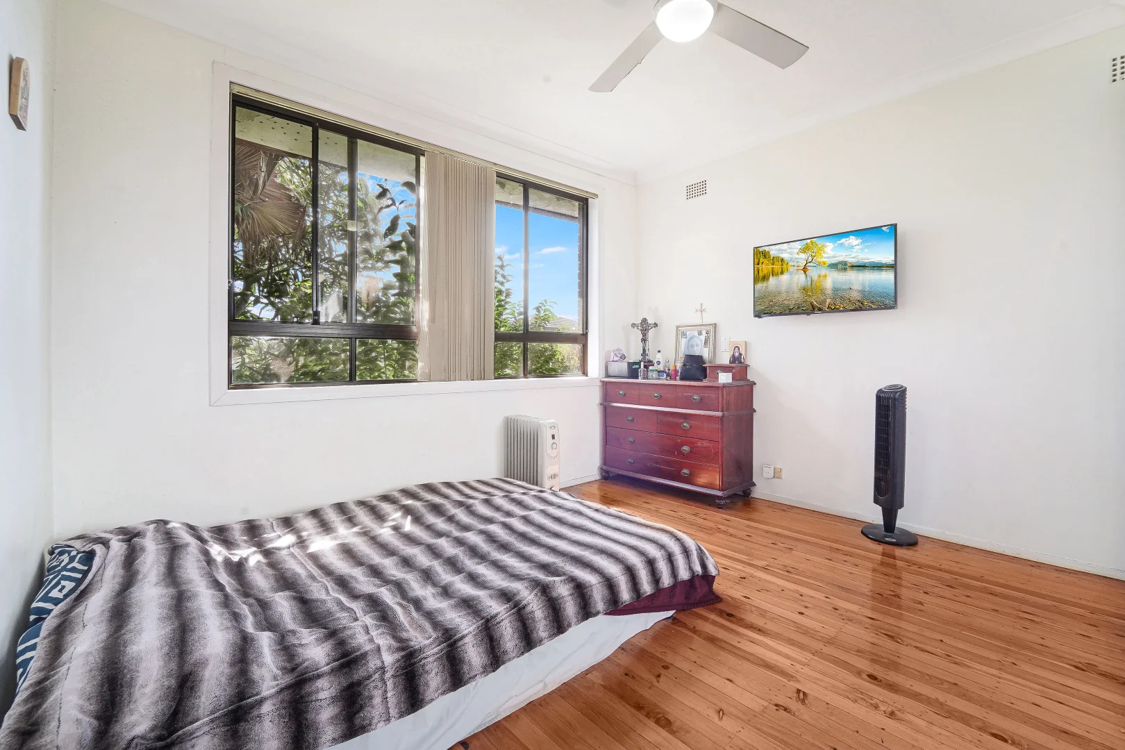 Additional image 8 of 64 Gowlland Parade, Panania NSW 2213