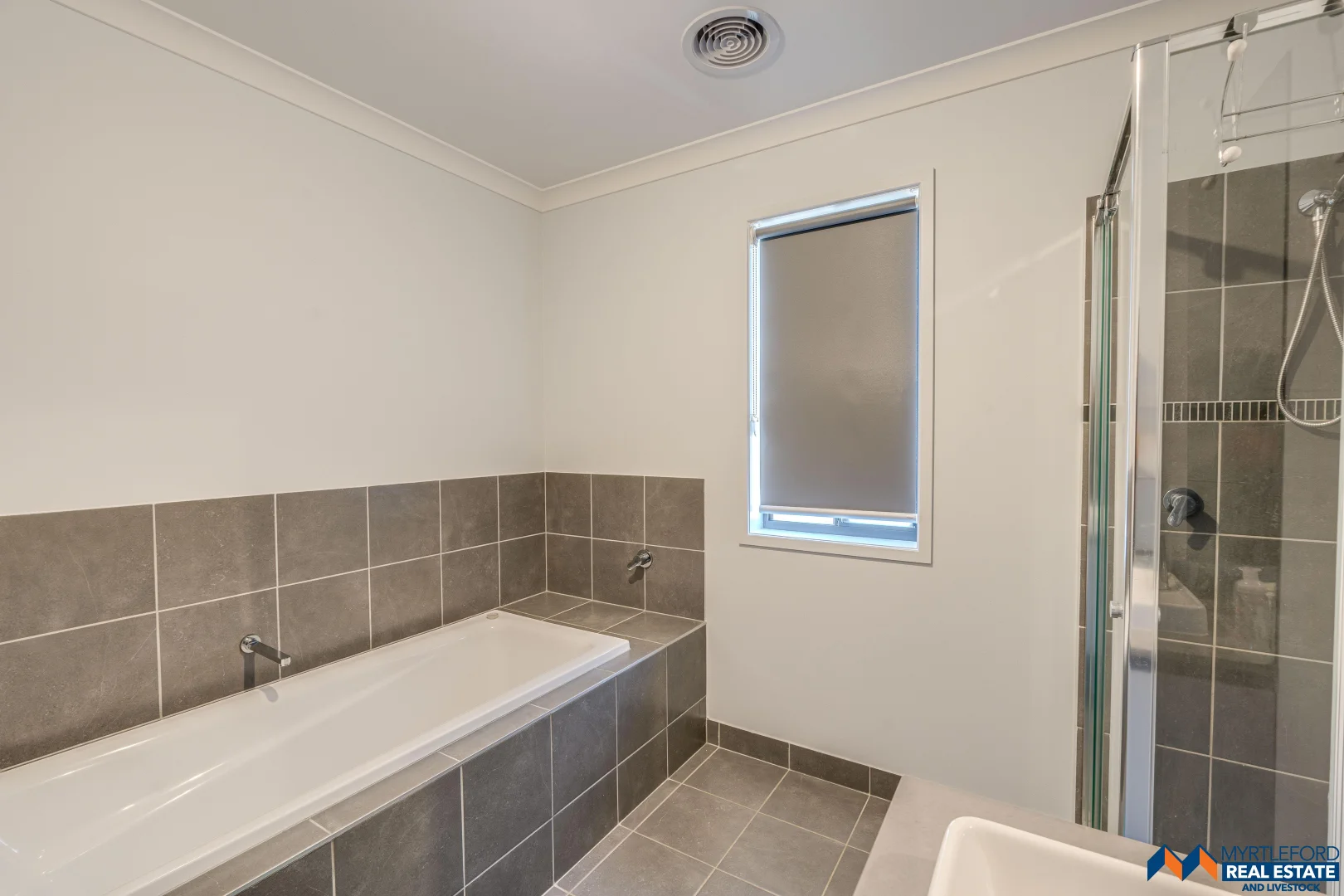 Additional image 15 of 4 Washington Parade, Myrtleford VIC 3737