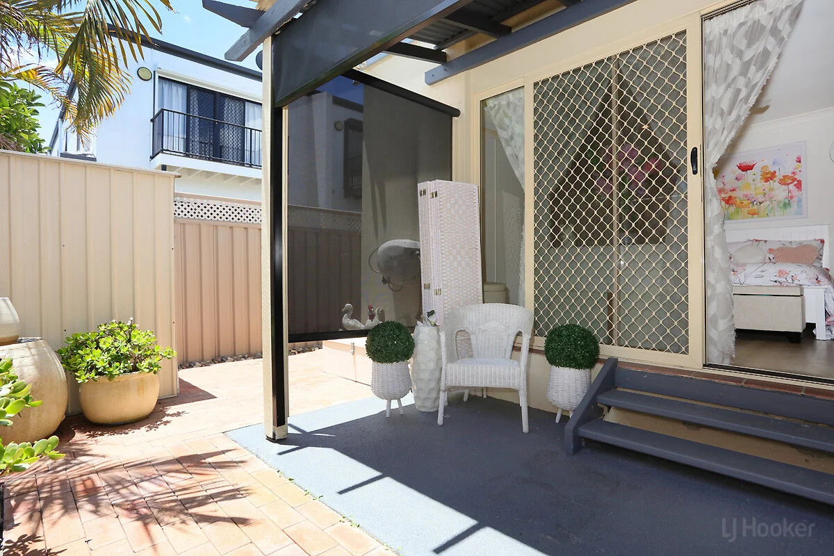 Additional image 28 of 1/27 Eider Avenue, Paradise Point QLD 4216