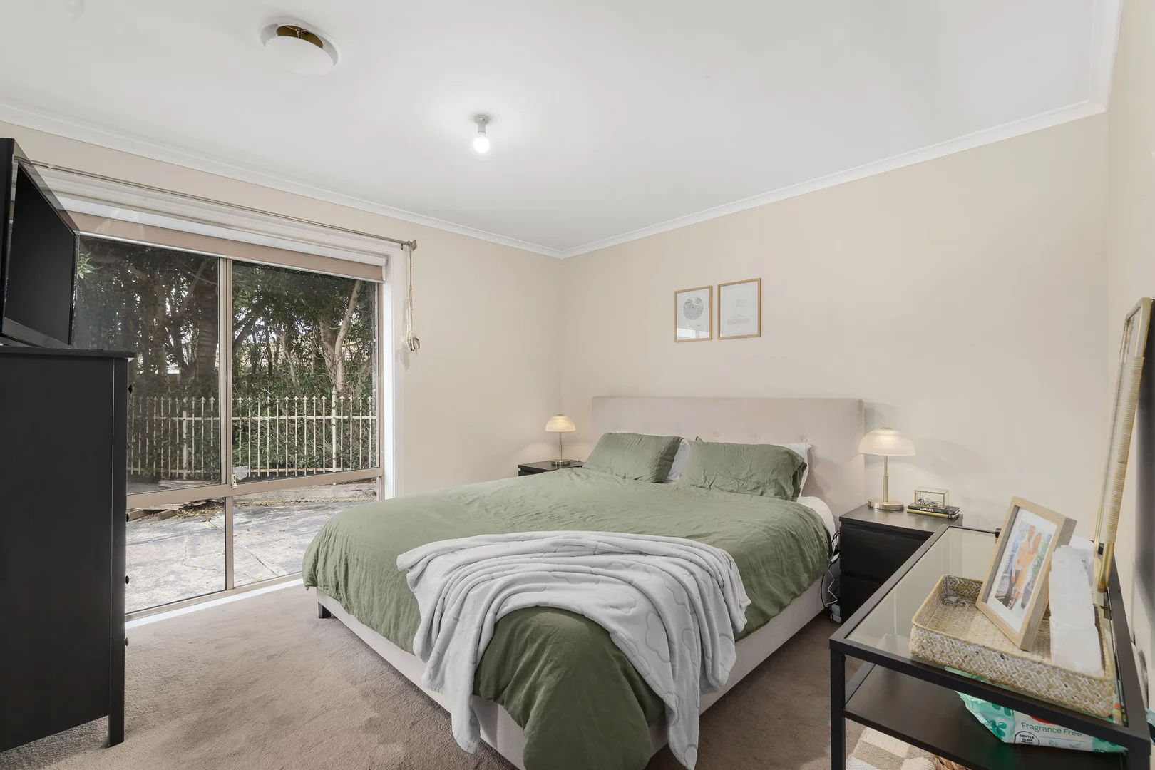 11 Grenda Drive, Mill Park VIC 3082 photo 5