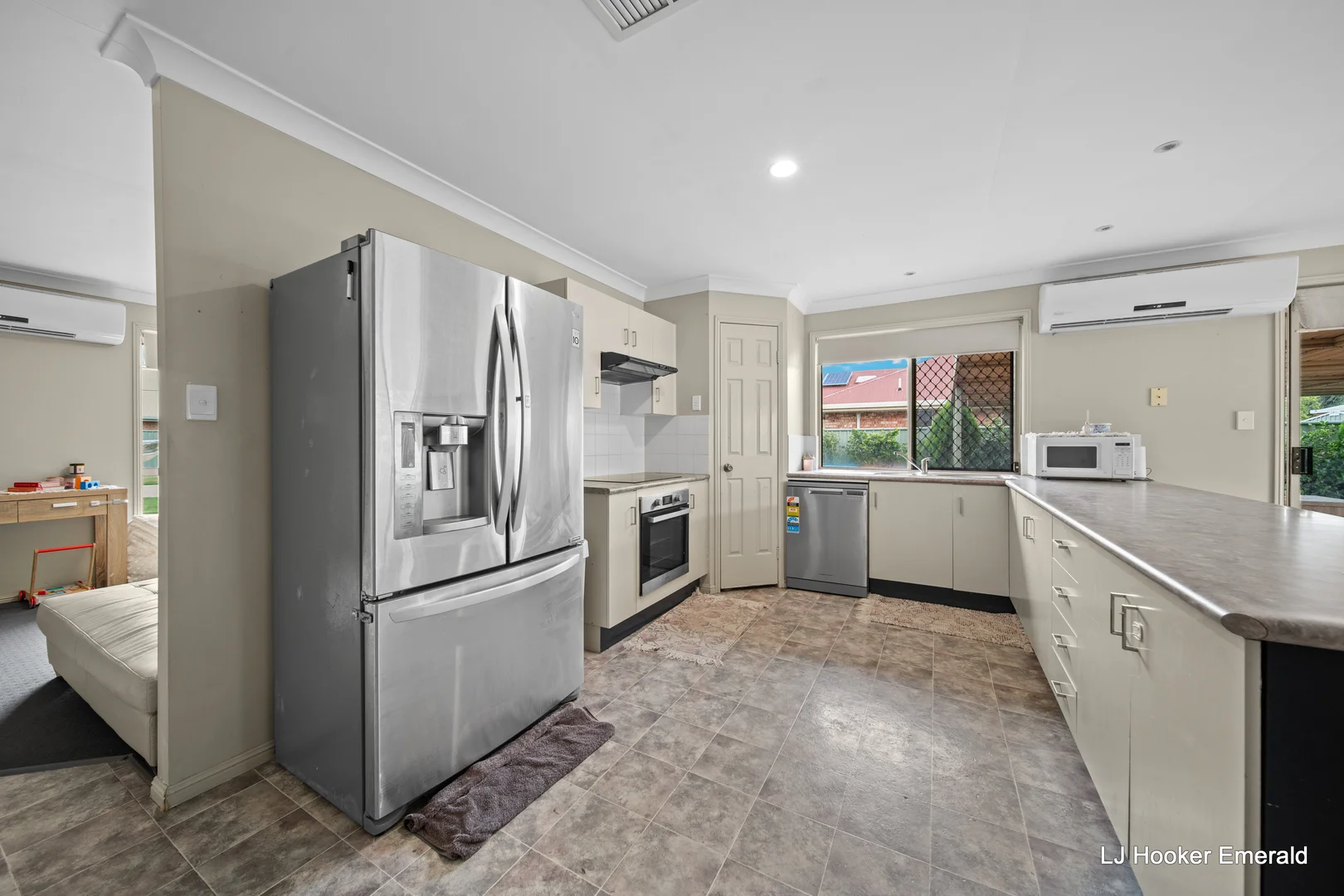 Additional image 8 of 4 Sharlyn Crescent, Emerald QLD 4720