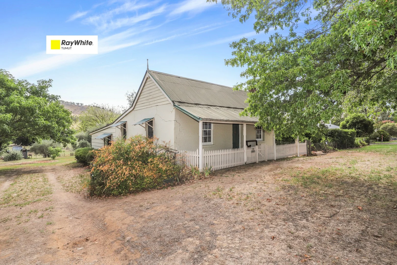 10 Tumut Street, Adelong NSW 2729