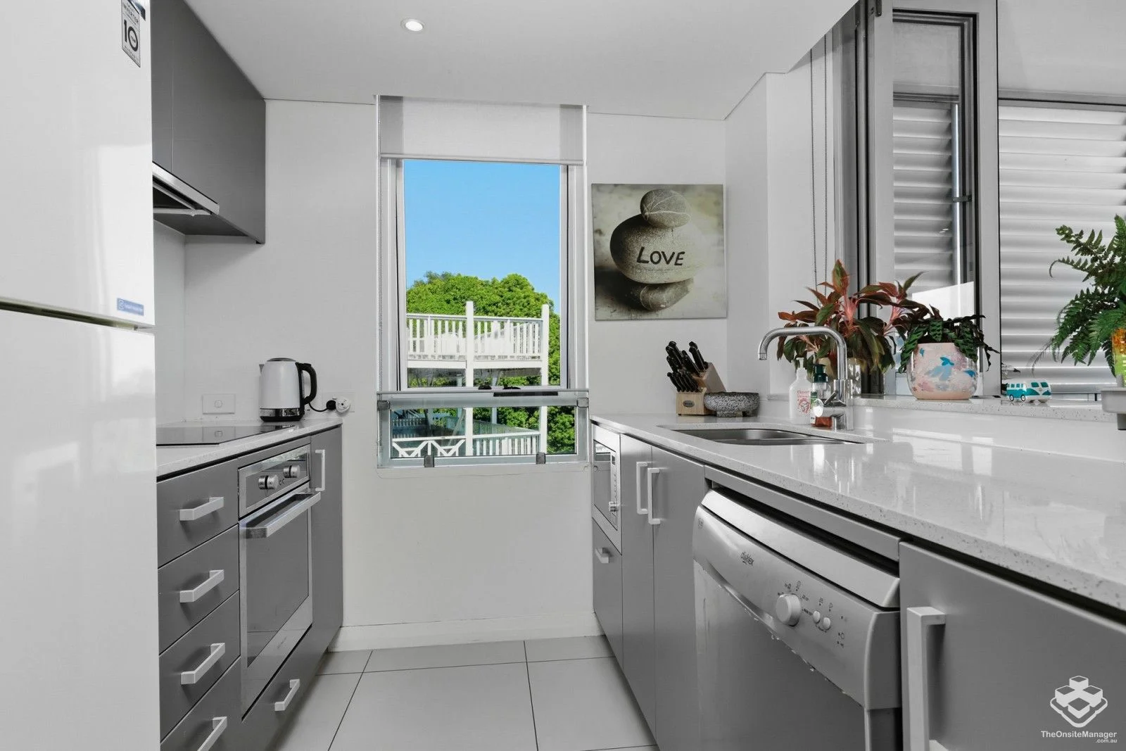 Additional image 6 of ID:21167052/16-18 Cliff Street, Yeppoon QLD 4703