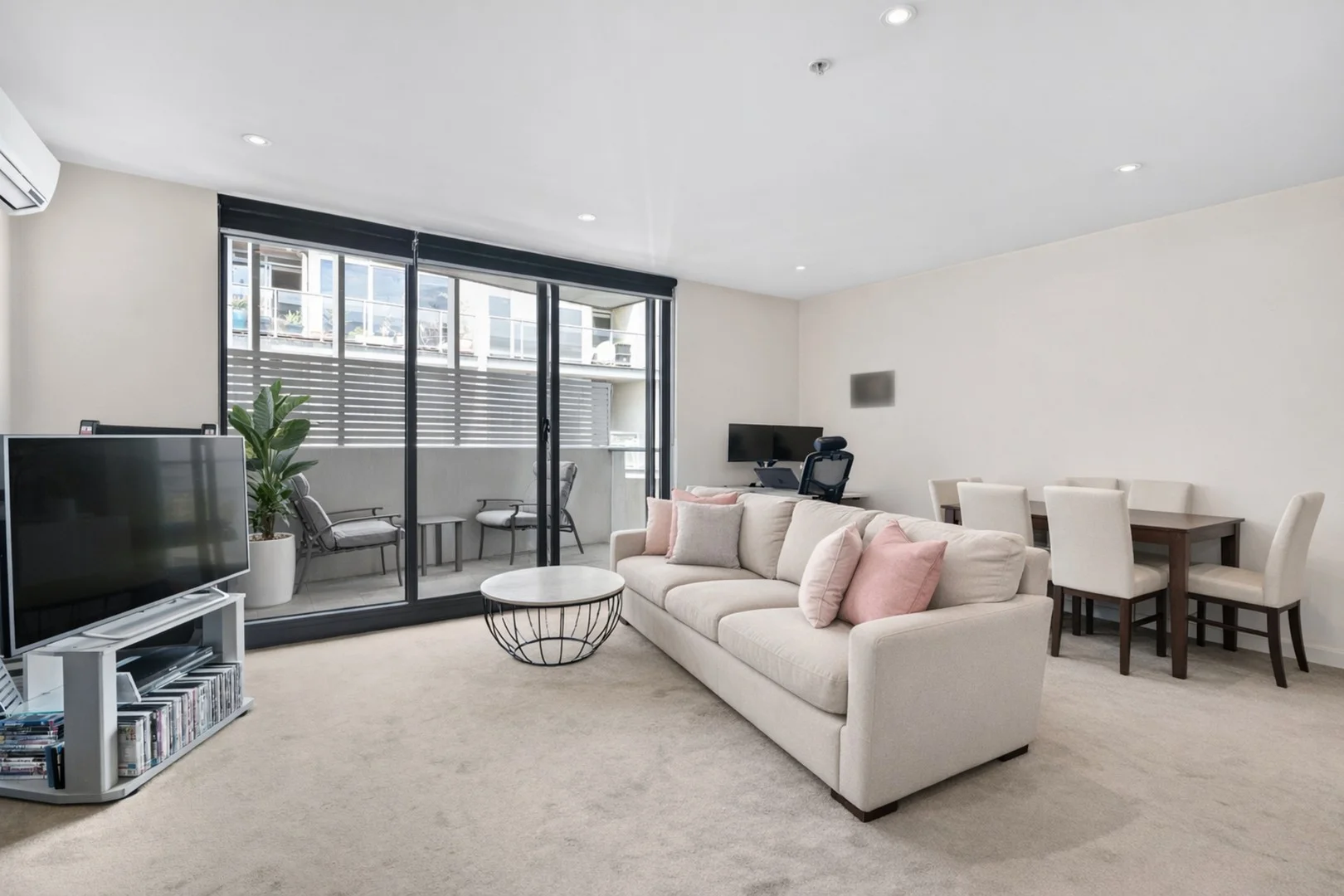 Additional image 2 of 409/105 Nott Street, Port Melbourne VIC 3207
