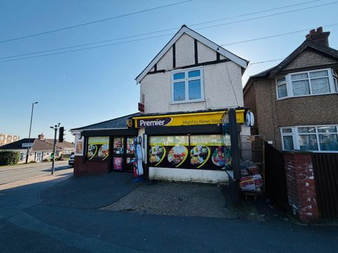Bursledon Road, Sholing, Southampton SO19