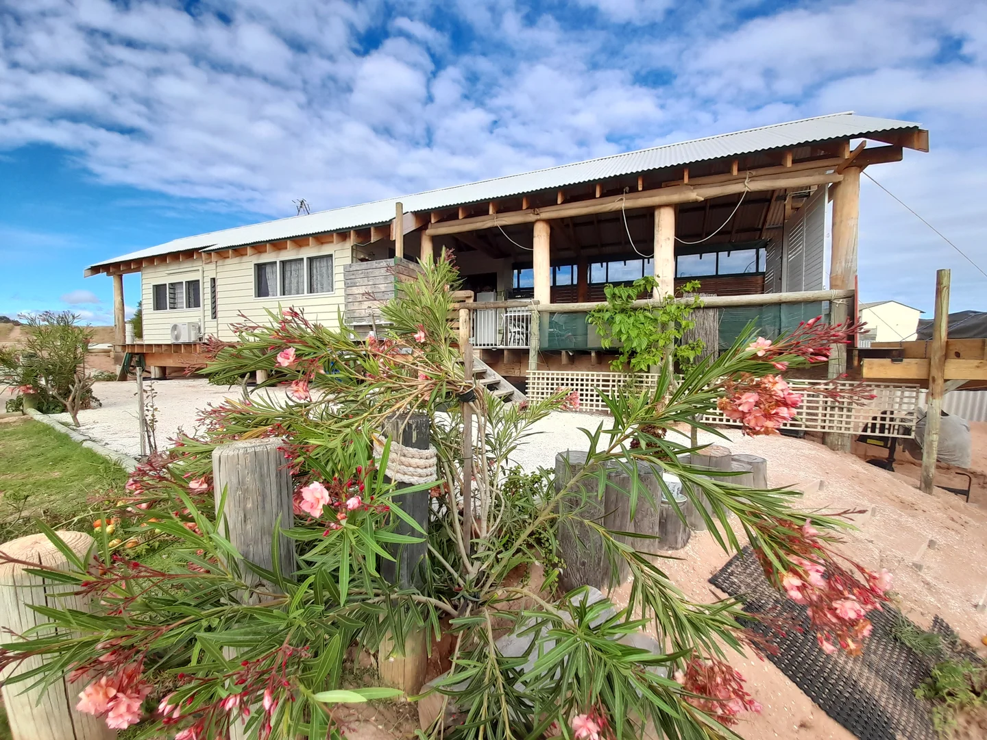 8B Leeds Court, Denham WA 6537