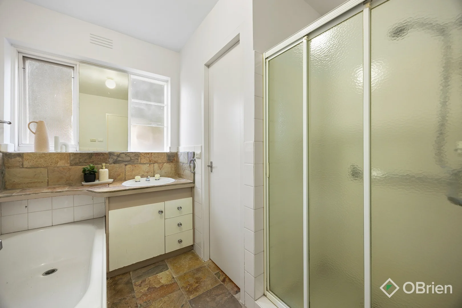 Additional image 9 of 2/6 Leopold Crescent, Mont Albert VIC 3127