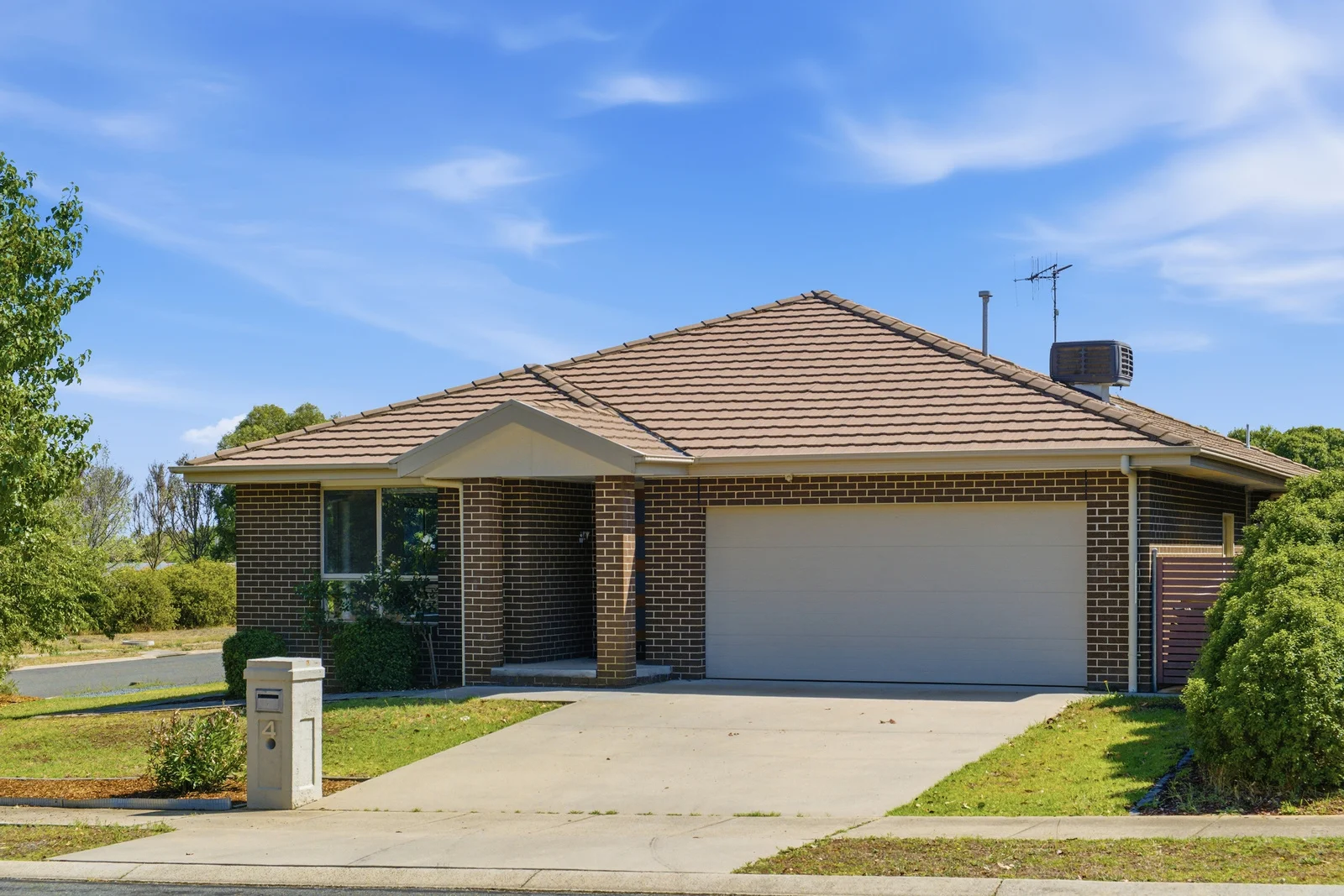 4 Lumsden Lane, Yass NSW 2582