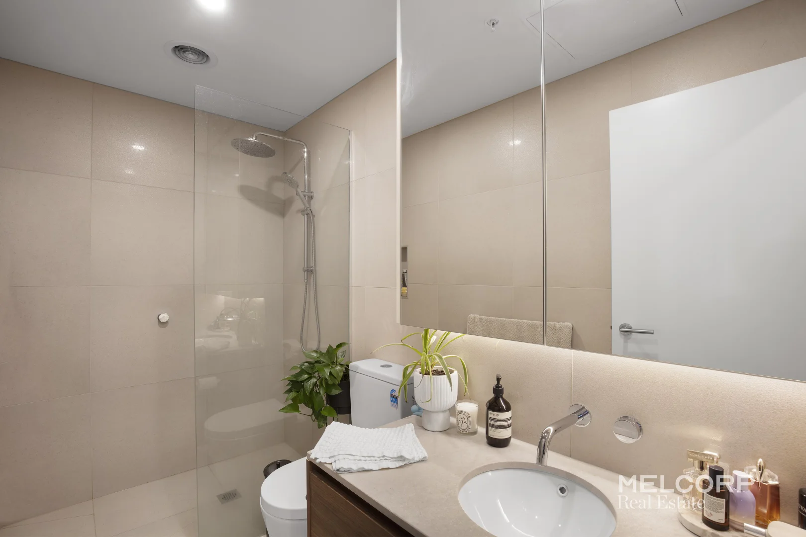 Additional image 4 of 204/105 Rosslyn Street, West Melbourne VIC 3003