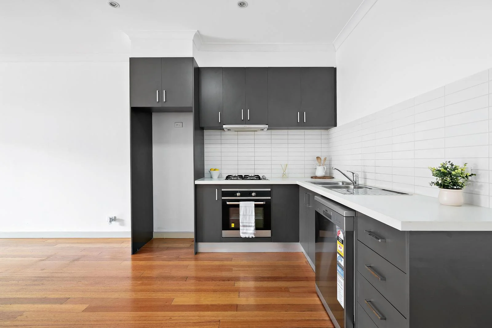 Additional image 6 of 2/8 White Street, Reservoir VIC 3073