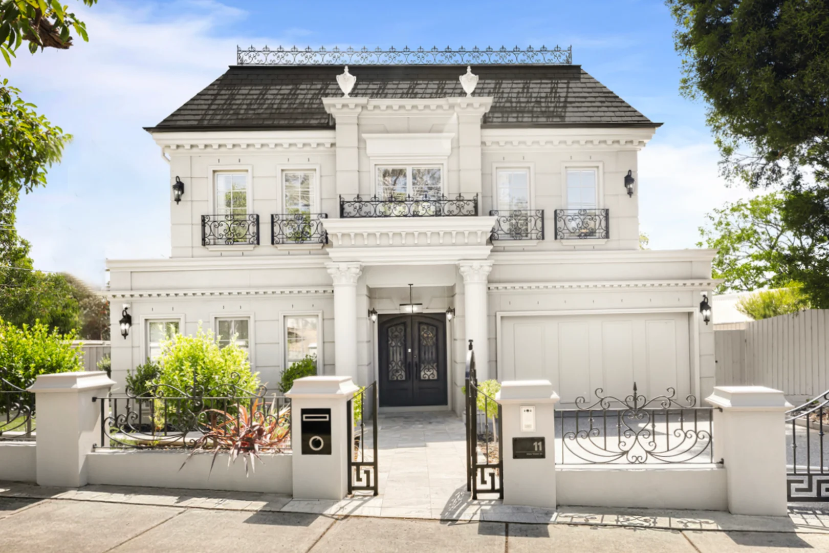 11 Glen Tower Drive, Glen Waverley VIC 3150