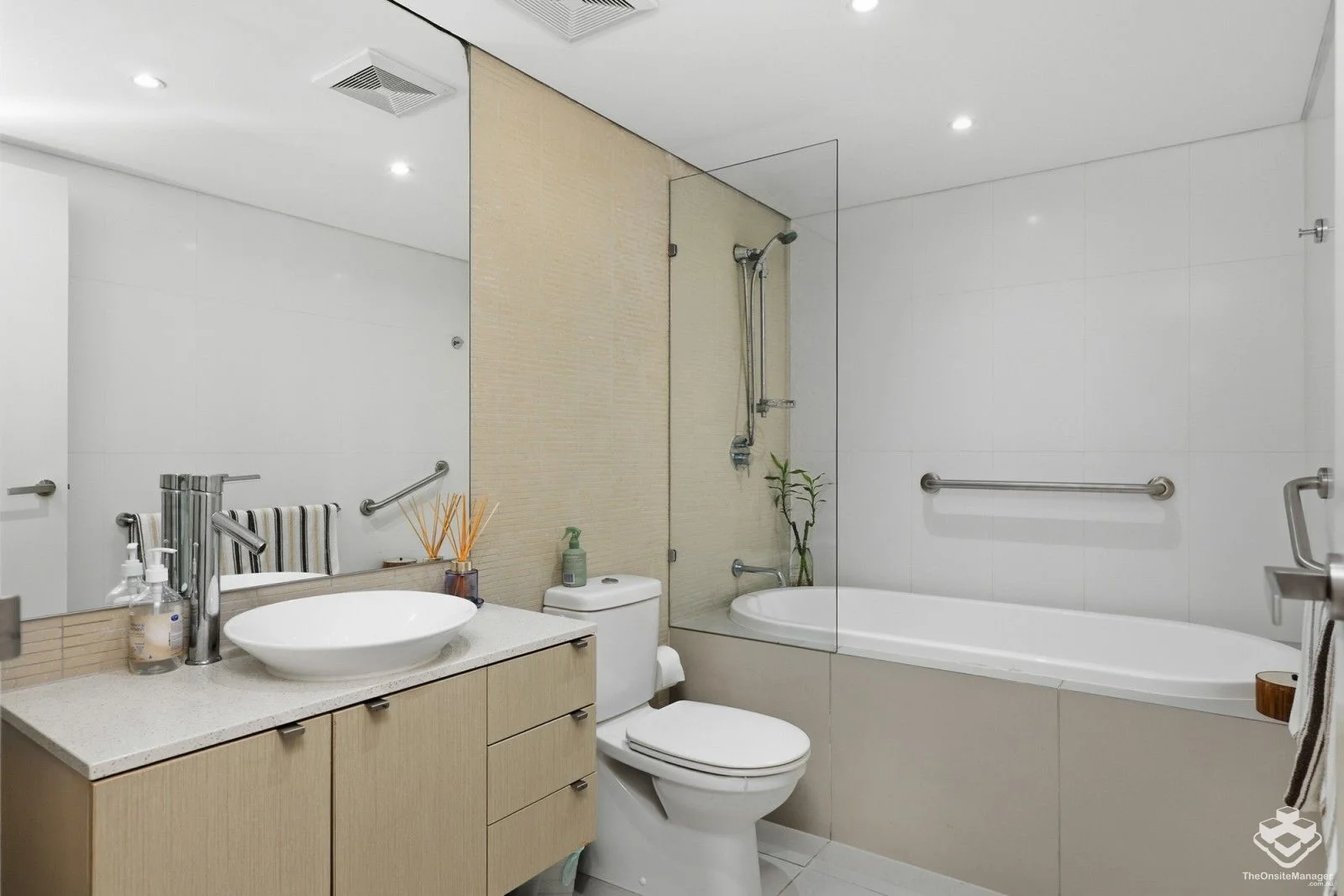 Additional image 16 of ID:21167052/16-18 Cliff Street, Yeppoon QLD 4703