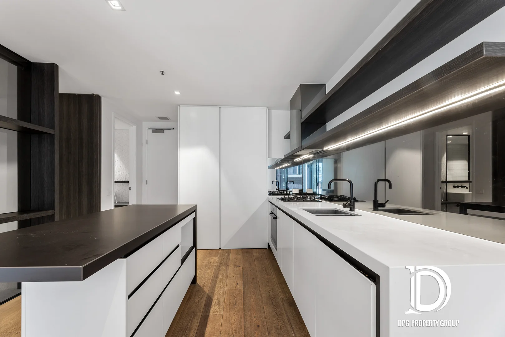 Additional image 3 of 810/677 La Trobe Street, Docklands VIC 3008