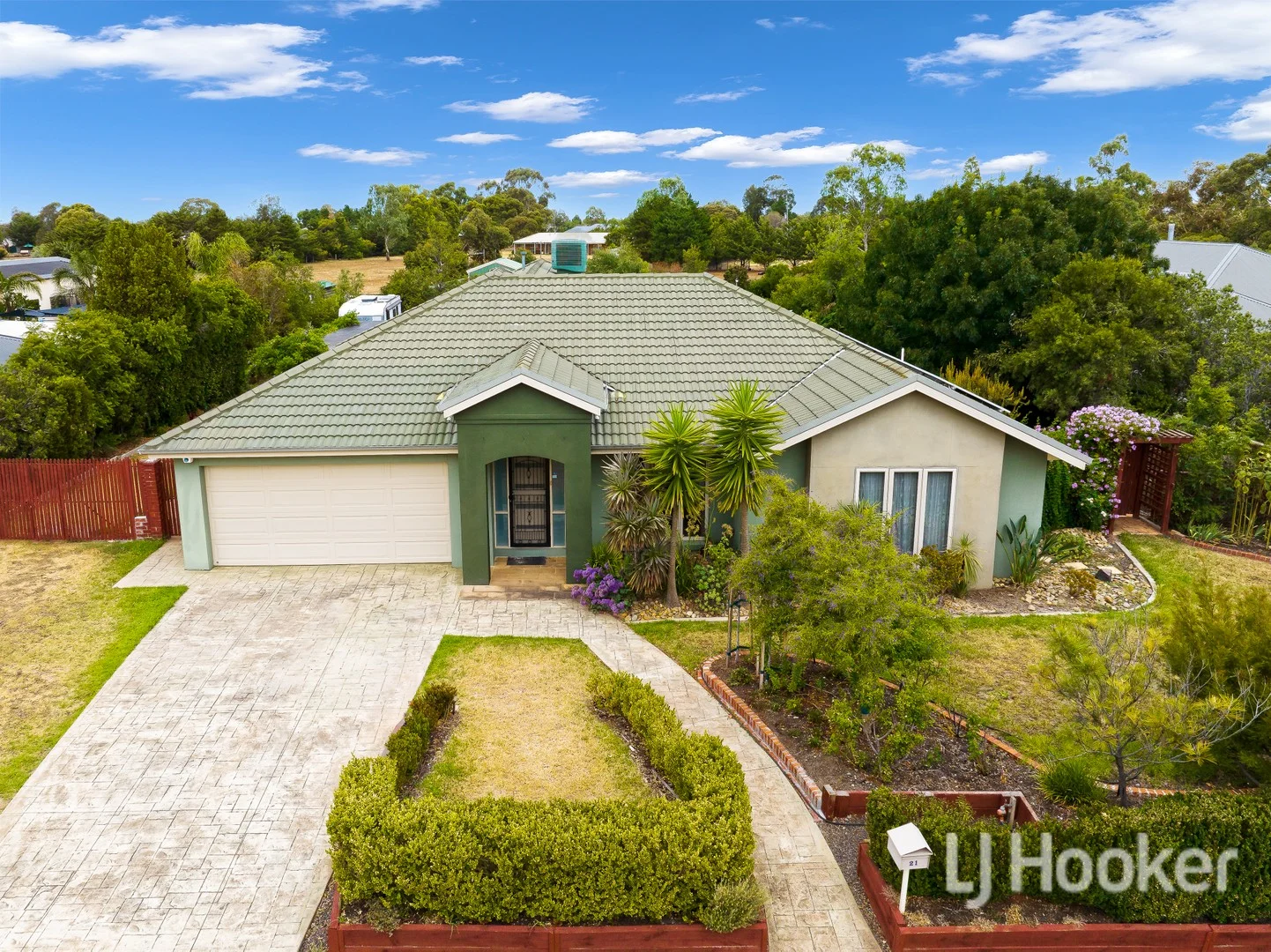 Additional image 2 of 21 Highfield Way, Kurunjang VIC 3337