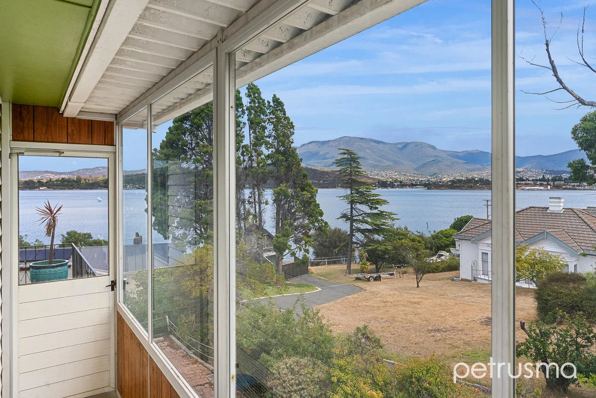Additional image 11 of 137 Derwent Avenue, Lindisfarne TAS 7015