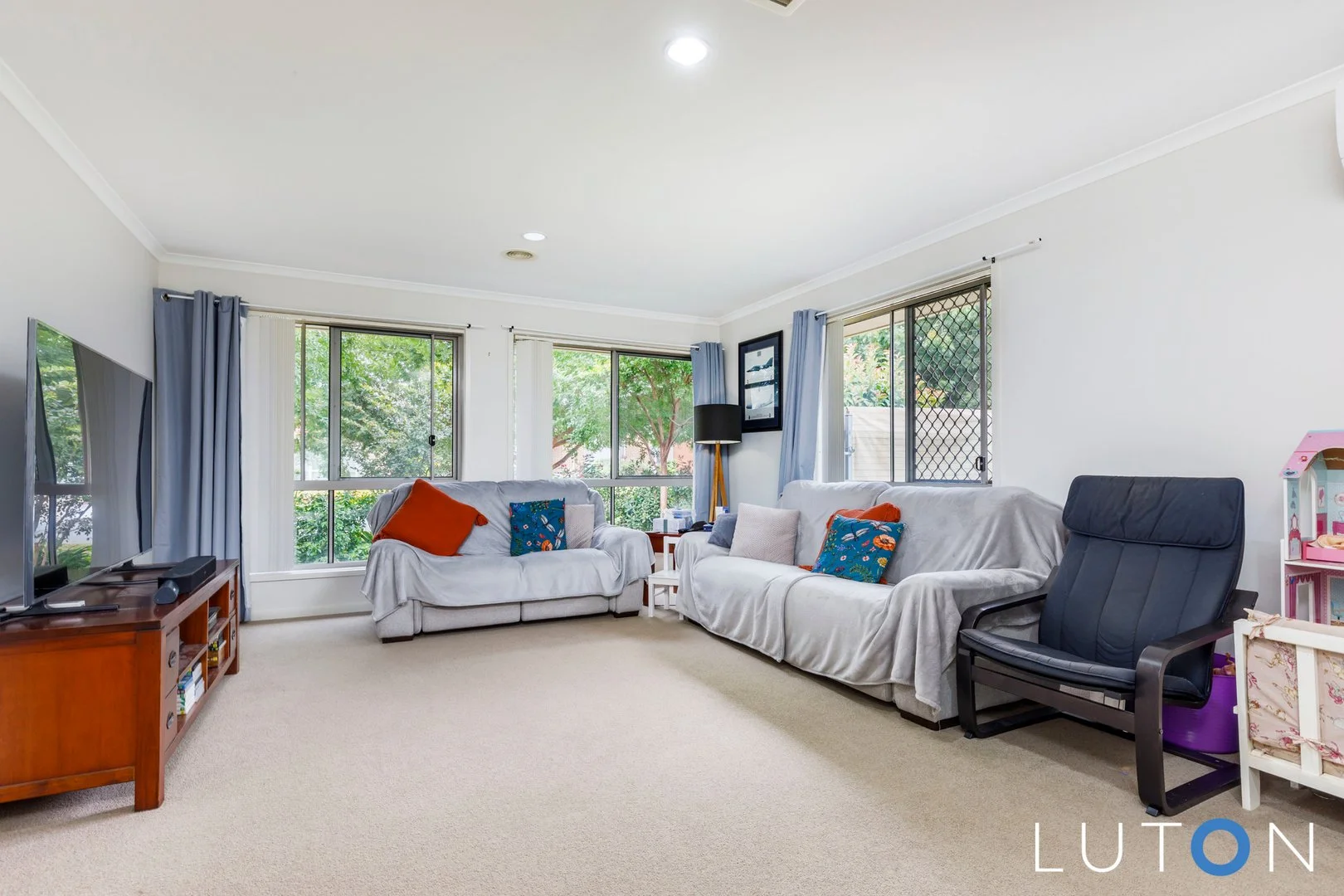 Additional image 2 of Franklin ACT 2913