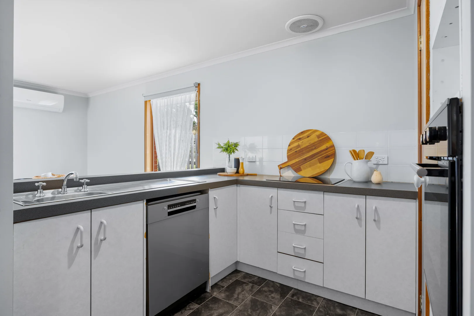 Additional image 11 of 20 Melvyn Crescent, Mount Clear VIC 3350