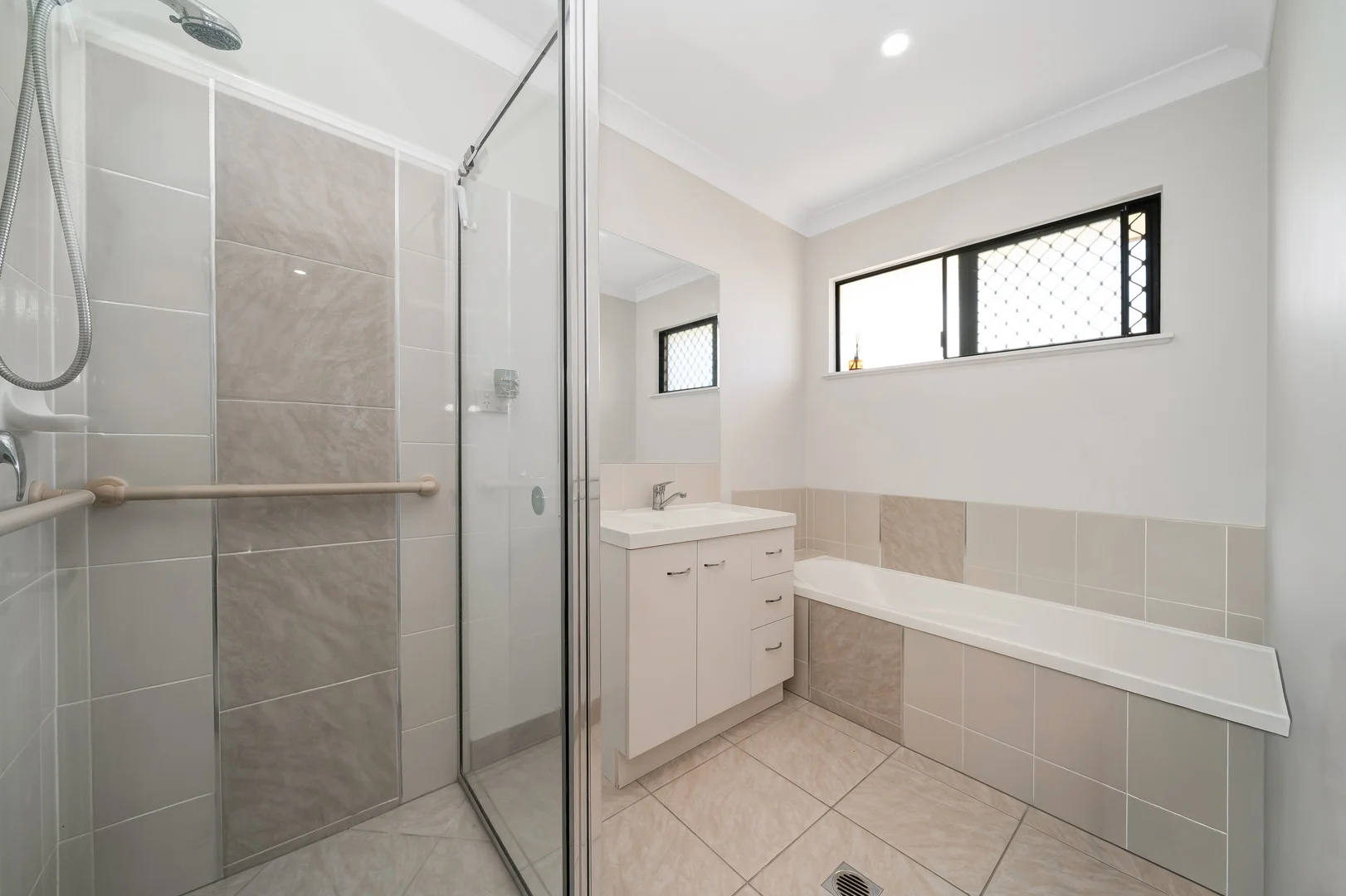 Additional image 9 of 6 Glendower Street, Bushland Beach QLD 4818