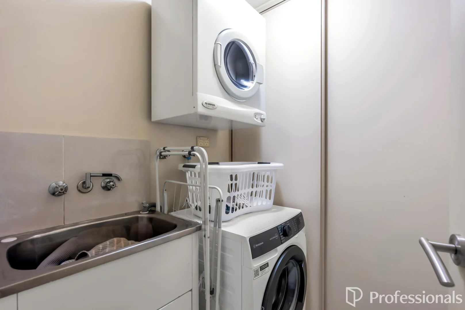 Additional image 13 of 1731/2-10 Greenslopes Street, Cairns North QLD 4870