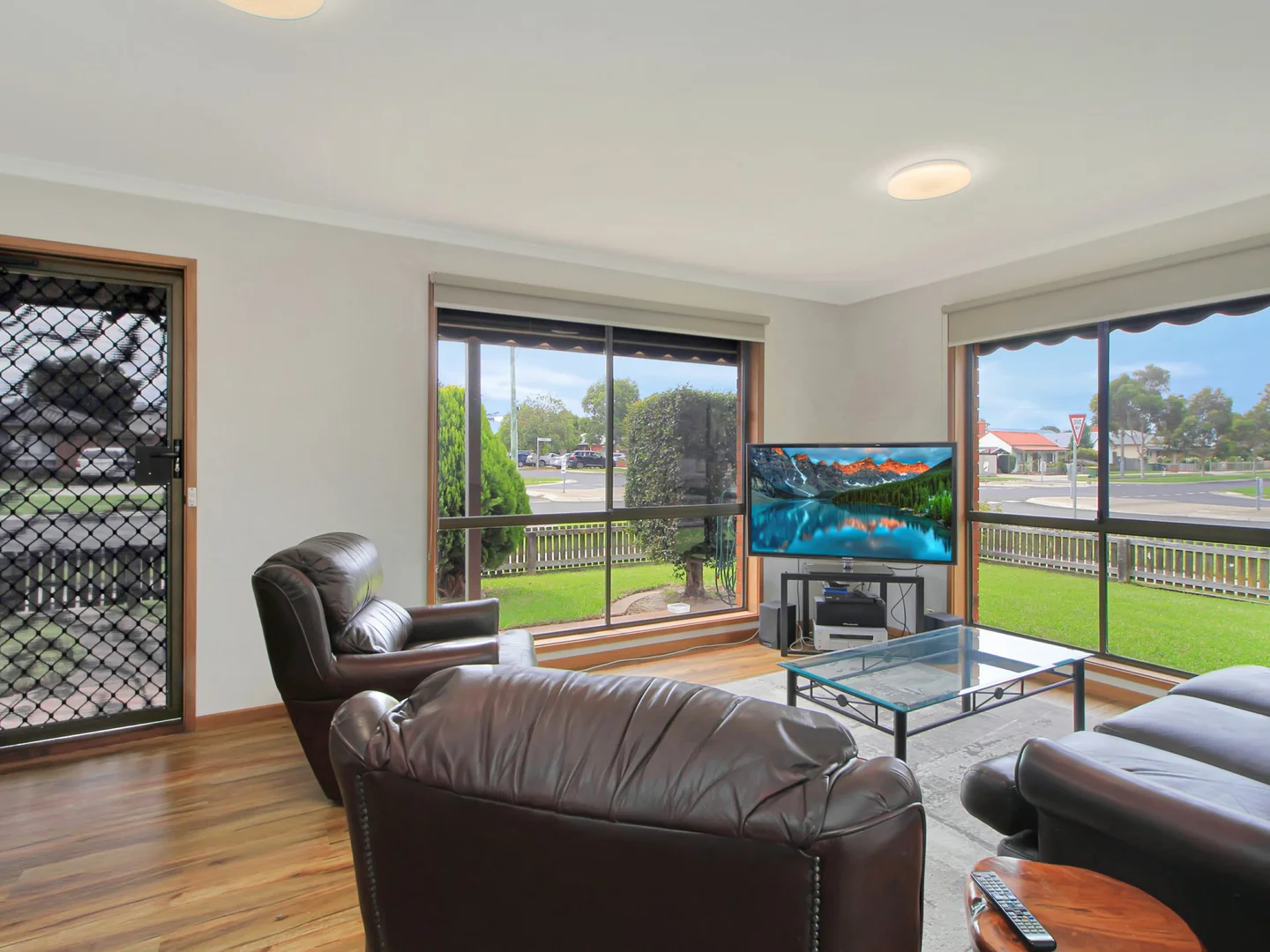Additional image 2 of 1/24 Ligar Street, Bairnsdale VIC 3875