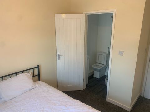 Room 2, St Lukes Road OX4, Room to rent