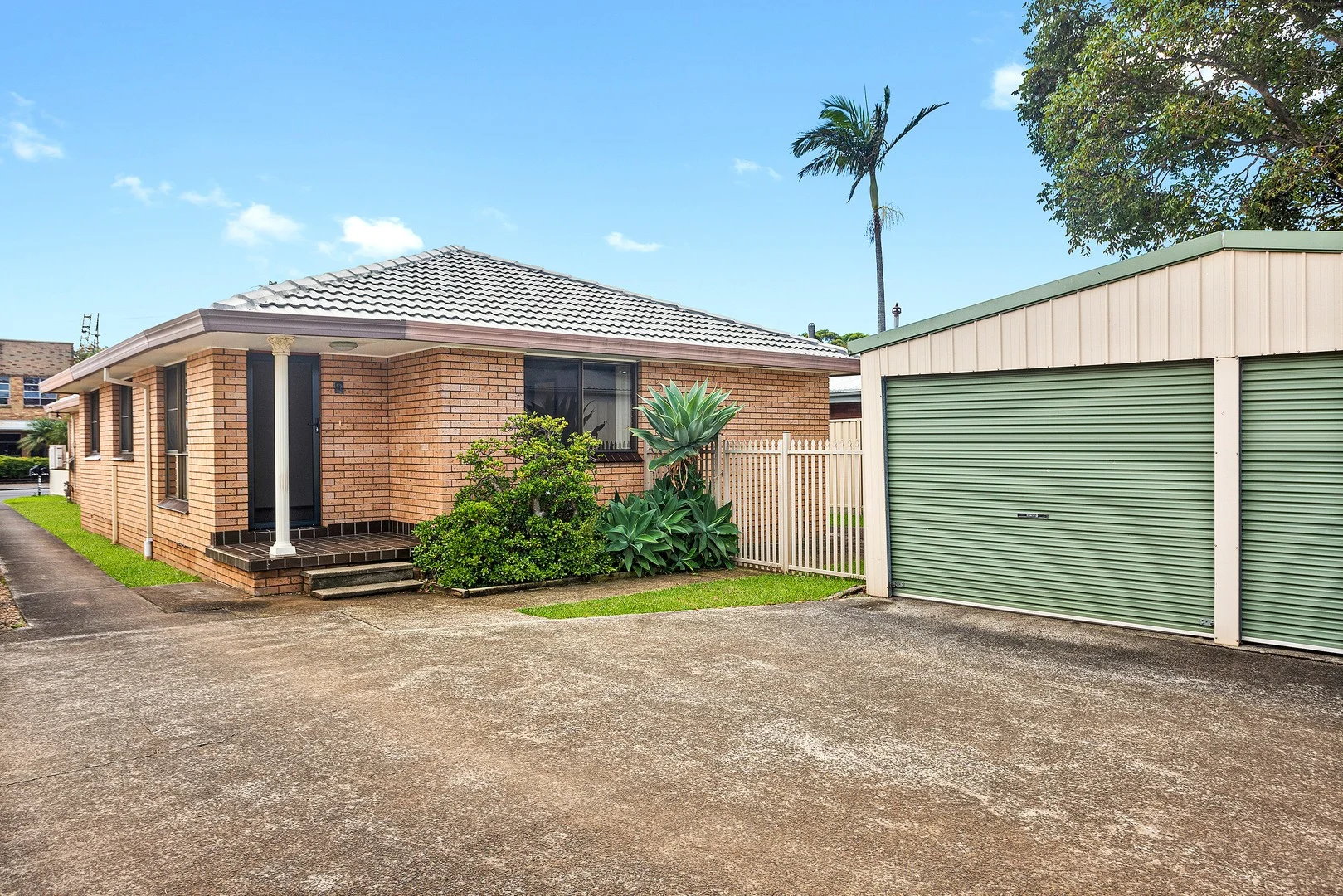 2/121A Tongarra Road, Albion Park NSW 2527