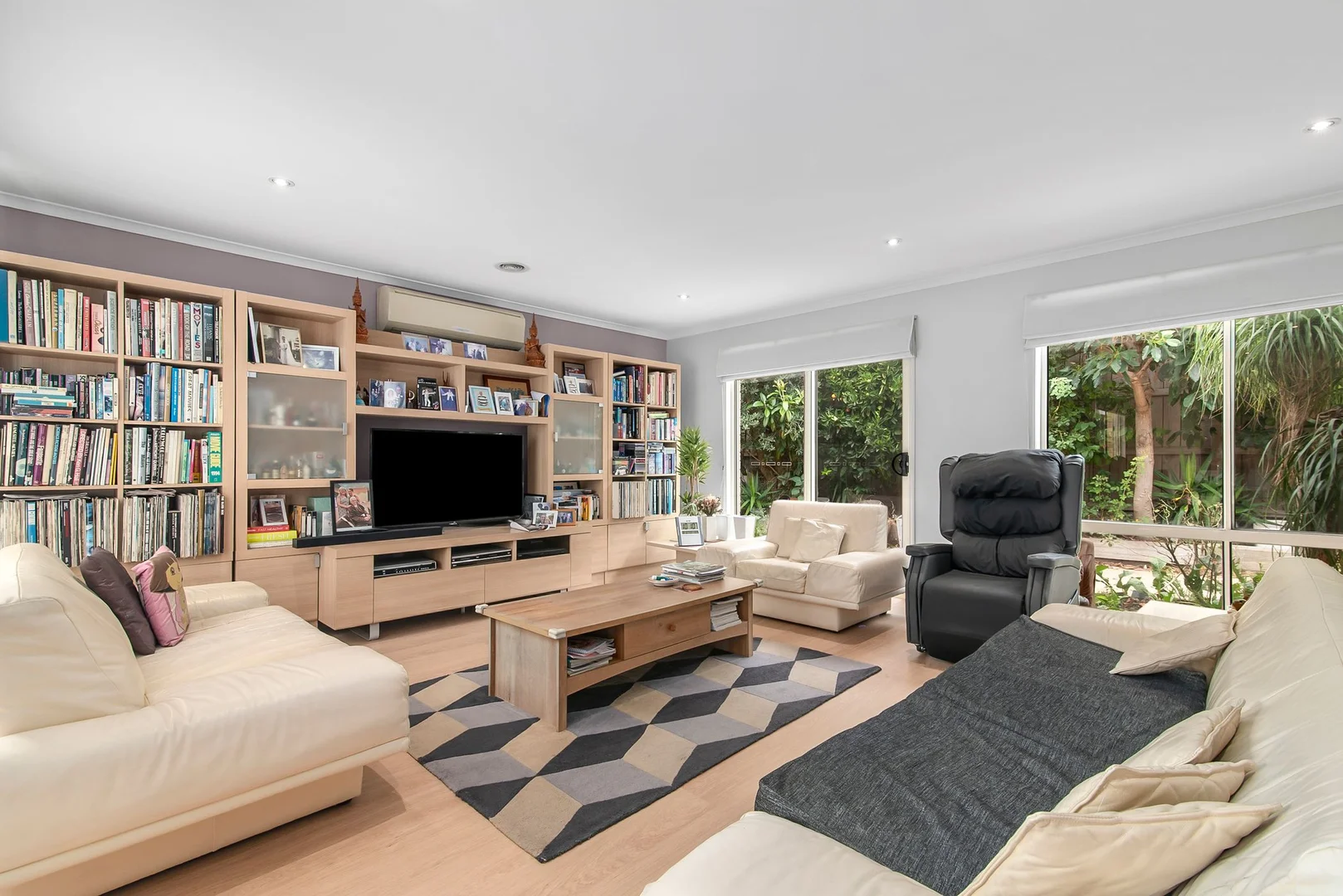 Additional image 2 of 33 Clifton Park Drive, Carrum Downs VIC 3201