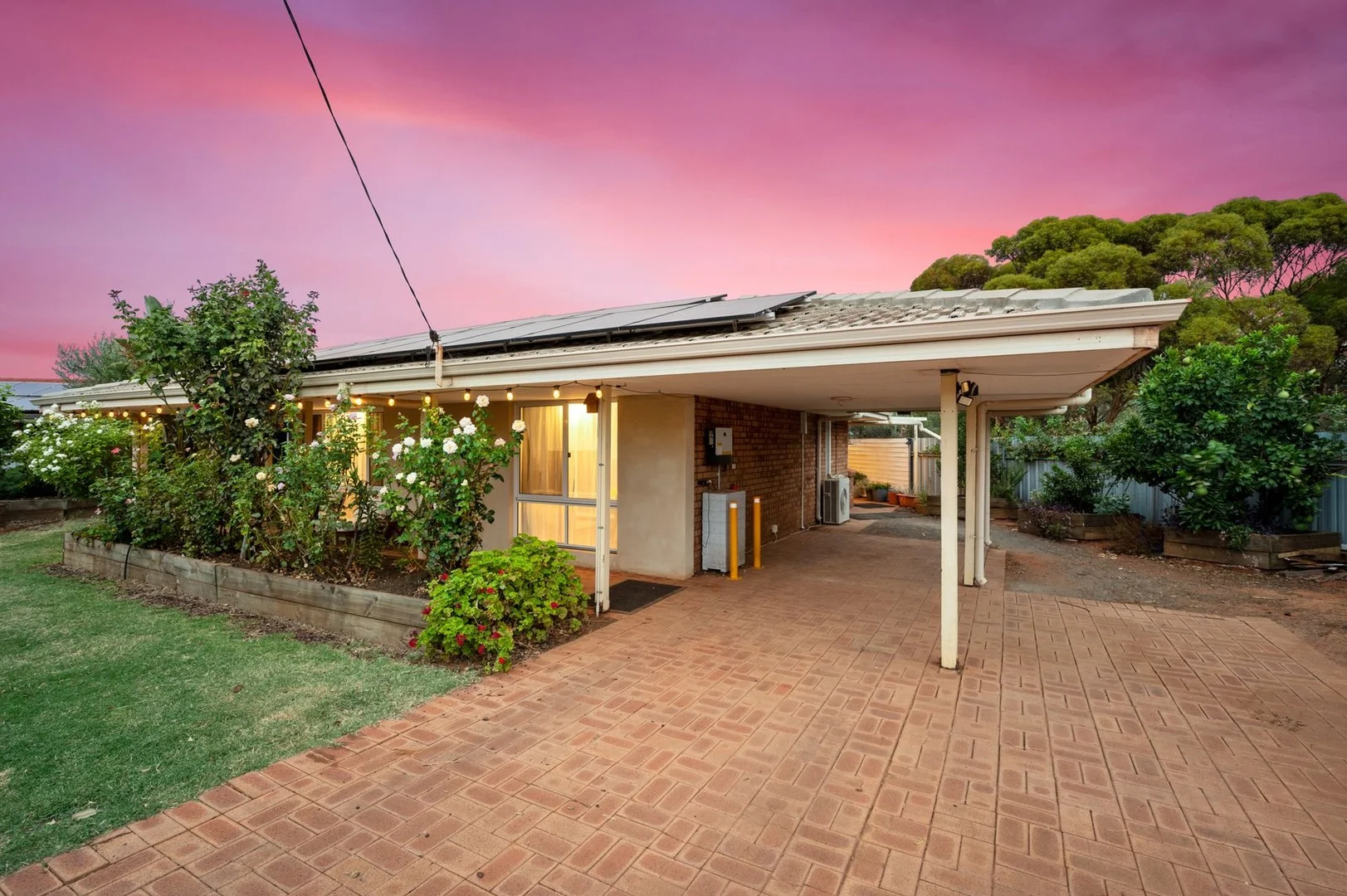 17 Littlewood Place, West Lamington WA 6430