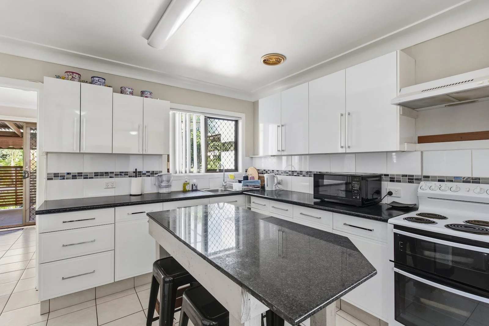 Additional image 14 of 41 Frank Street, Labrador QLD 4215