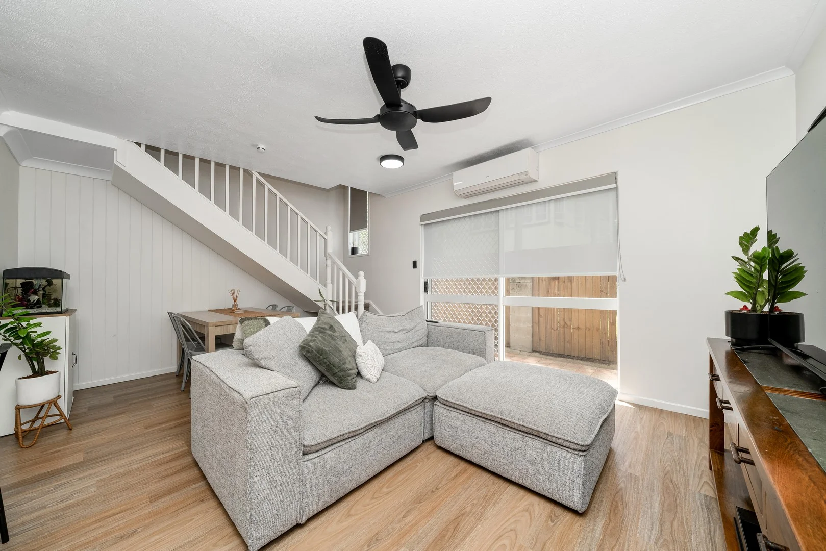 2/24 Love Lane, Rosslea QLD 4812